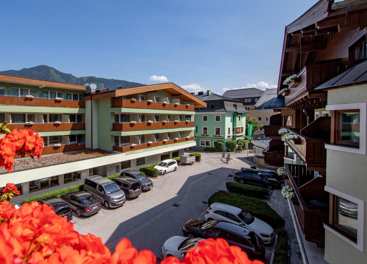 Hotel Gruner Baum Zell am See Zewnętrze zdjęcie