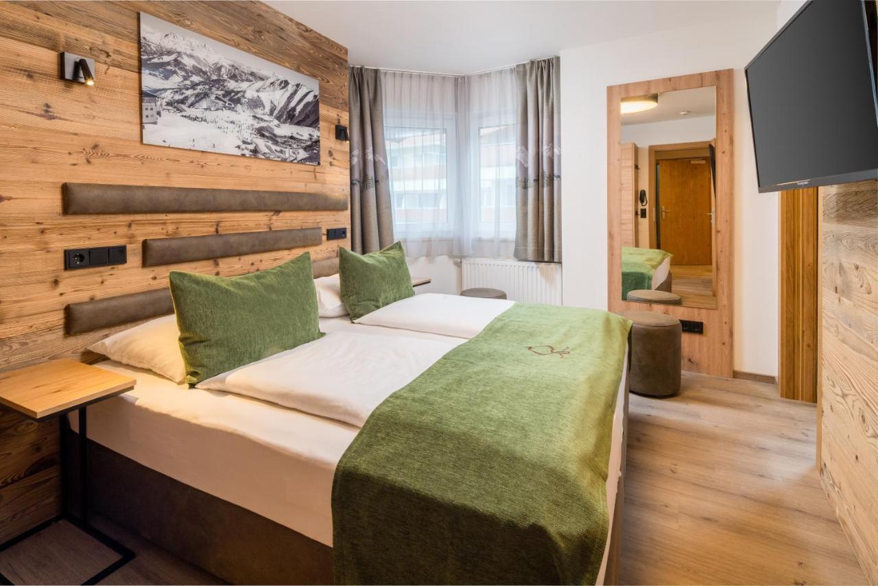 Hotel Gruner Baum Zell am See Zewnętrze zdjęcie